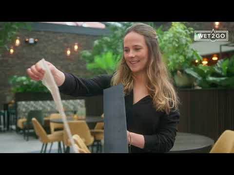 Video af Wet2Go Ready Mop ProGen – forvådet engangsmoppe med 3-lags mikrofiberdesign til hurtig og hygiejnisk rengøring af vandbestandige gulve.